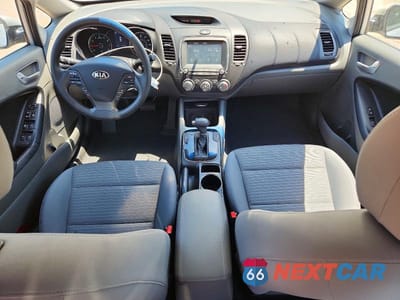 Zdjęcie 8 z 12 samochodu: 2018 KIA FORTE LX VIN:3KPFL4A7XJE195649 - miniatura