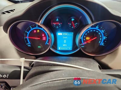 Zdjęcie 9 z 13 samochodu: 2015 CHEVROLET CRUZE LS VIN:1G1PB5SG0F7237113 - miniatura
