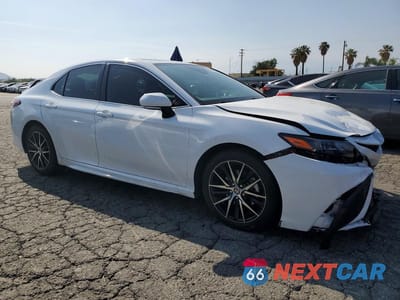 Czwarte zdjęcie samochodu z boku: 2023 TOYOTA CAMRY HYBRID SE VIN:4T1S31AK0PU047016 - miniatura