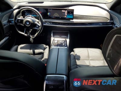 Zdjęcie 8 z 13 samochodu: 2023 BMW 740 I VIN:WBA23EH0XPCN13313 - miniatura
