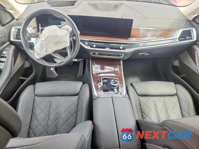 Zdjęcie 8 z 14 samochodu: 2026 BMW X7 XDRIVE40I VIN:5UX23EM01T9030503 - miniatura
