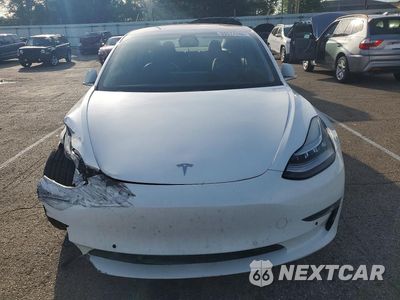 Piąte zdjęcie samochodu w środku: 2018 TESLA MODEL 3 VIN:5YJ3E1EA2JF023207 - miniatura