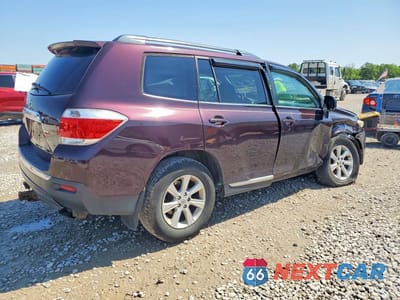 Trzecie zdjęcie samochodu z tyłu: 2011 TOYOTA HIGHLANDER BASE VIN:5TDBK3EH9BS088985 - miniatura