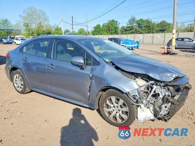 Czwarte zdjęcie samochodu z boku: 2022 TOYOTA COROLLA LE VIN:JTDEPMAE3NJ229924 - miniatura