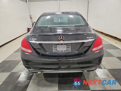 Zdjęcie 6 z 12 samochodu: 2017 MERCEDES-BENZ C 300 4MATIC VIN:55SWF4KB1HU189364 - miniatura
