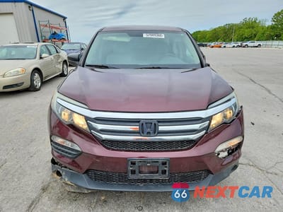 Piąte zdjęcie samochodu w środku: 2017 HONDA PILOT LX VIN:5FNYF6H15HB063464 - miniatura