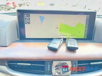 Zdjęcie 12 z 12 samochodu: 2019 LEXUS LX 570 VIN:JTJHY7AX3K4284913 - miniatura