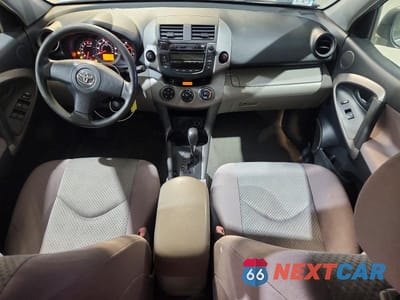 Zdjęcie 8 z 13 samochodu: 2006 TOYOTA RAV4 BASE VIN:JTMBD33V666014612 - miniatura