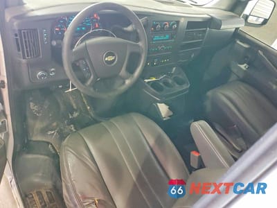 Zdjęcie 8 z 13 samochodu: 2020 CHEVROLET EXPRESS 2500 CARGO DELIVERY VAN VIN:1GCWGBFP0L1143146 - miniatura