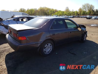 Trzecie zdjęcie samochodu z tyłu: 2001 TOYOTA CAMRY LE VIN:4T1BG22K61U868444 - miniatura