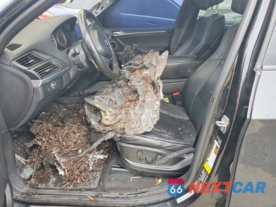 Zdjęcie 7 z 13 samochodu: 2013 BMW X5 M VIN:5YMGY0C53DLL15966 - miniatura
