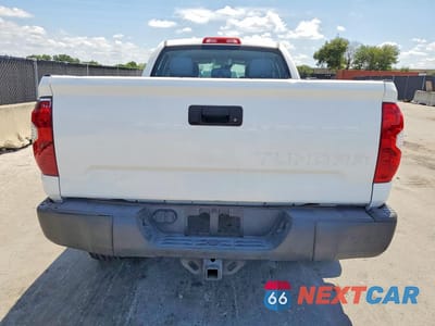 Zdjęcie 6 z 12 samochodu: 2018 TOYOTA TUNDRA SR VIN:5TFRM5F19JX133695 - miniatura