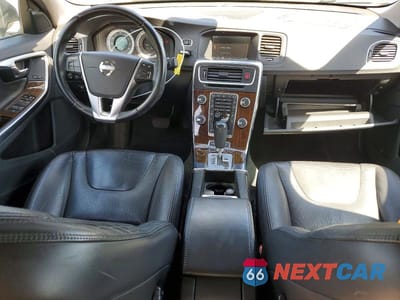 Zdjęcie 8 z 13 samochodu: 2012 VOLVO S60 T6 VIN:YV1902FH0C2112560 - miniatura