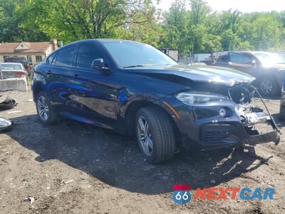 Czwarte zdjęcie samochodu z boku: 2015 BMW X6 XDRIVE50I VIN:5UXKU6C52F0F94009 - miniatura