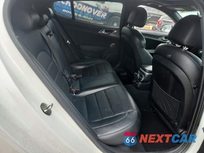 Zdjęcie 10 z 13 samochodu: 2019 KIA STINGER GT2 VIN:KNAE55LC6K6061604 - miniatura