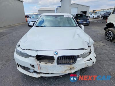 Piąte zdjęcie samochodu w środku: 2014 BMW 320 I VIN:WBA3B1G50ENS77849 - miniatura