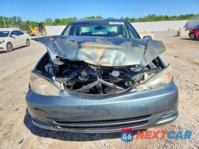 Piąte zdjęcie samochodu w środku: 2002 TOYOTA CAMRY LE VIN:4T1BE32K52U608517 - miniatura
