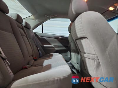 Zdjęcie 10 z 12 samochodu: 2005 TOYOTA CAMRY LE VIN:4T1BE32K55U983361 - miniatura