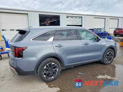 Trzecie zdjęcie samochodu z tyłu: 2025 KIA SORENTO S VIN:5XYRL4JC2SG353092 - miniatura