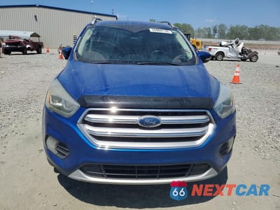 Piąte zdjęcie samochodu w środku: 2017 FORD ESCAPE TITANIUM VIN:1FMCU0JD0HUC13274 - miniatura