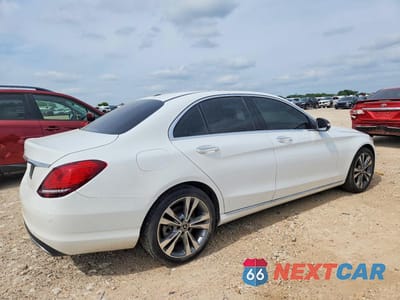 Trzecie zdjęcie samochodu z tyłu: 2019 MERCEDES-BENZ C 300 VIN:55SWF8DB0KU285014 - miniatura