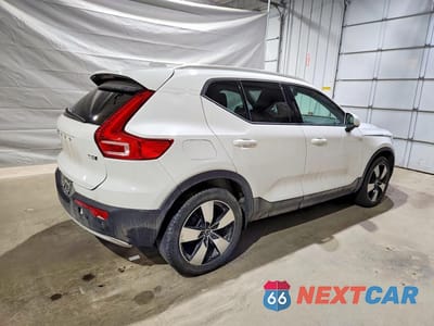 Trzecie zdjęcie samochodu z tyłu: 2020 VOLVO XC40 T5 MOMENTUM VIN:YV4162UK1L2288336 - miniatura
