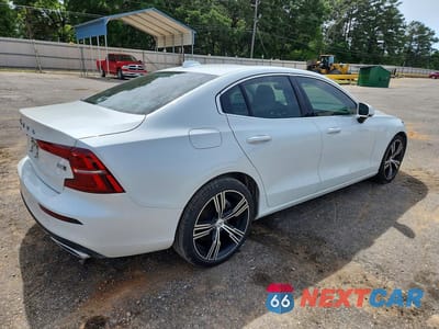 Trzecie zdjęcie samochodu z tyłu: 2022 VOLVO S60 B5 INSCRIPTION VIN:7JRL12TL9NG154069 - miniatura