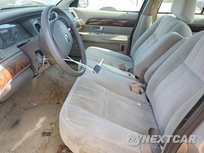 Zdjęcie 7 z 13 samochodu: 2008 MERCURY GRAND MARQUIS GS VIN:2MEFM74V38X614520 - miniatura