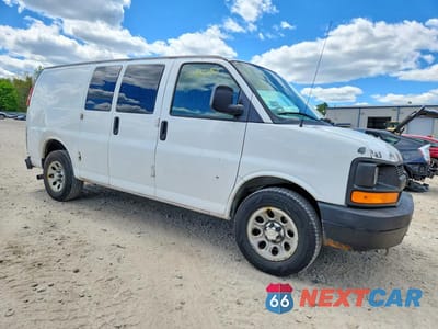 Czwarte zdjęcie samochodu z boku: 2010 CHEVROLET EXPRESS G1500 VIN:1GCUGADX3A1163862 - miniatura