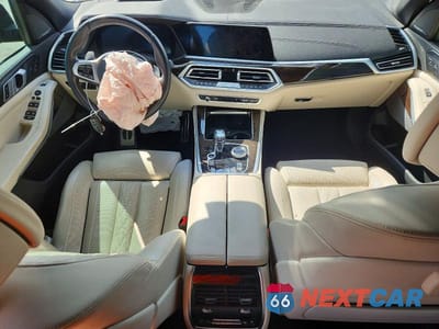 Zdjęcie 8 z 12 samochodu: 2023 BMW X5 XDRIVE45E VIN:5UXTA6C06P9R96515 - miniatura