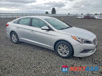 Czwarte zdjęcie samochodu z boku: 2016 HYUNDAI SONATA SE VIN:5NPE24AF5GH360923 - miniatura