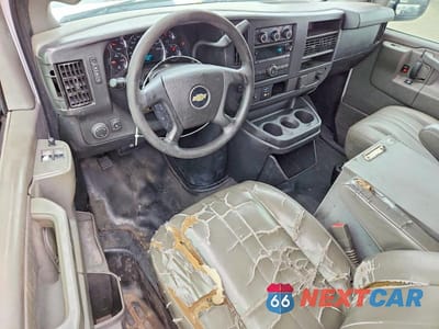 Zdjęcie 8 z 12 samochodu: 2018 CHEVROLET EXPRESS G2500 VIN:1GCWGAFGXJ1337111 - miniatura