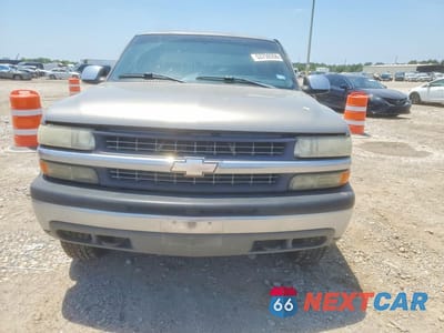 Piąte zdjęcie samochodu w środku: 2001 CHEVROLET SILVERADO K1500 VIN:2GCEK19V811338174 - miniatura
