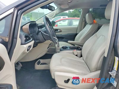 Zdjęcie 7 z 13 samochodu: 2017 CHRYSLER PACIFICA TOURING L PLUS VIN:2C4RC1EG9HR543164 - miniatura