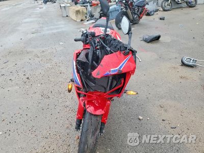 Drugie zdjęcie samochodu z przodu: 2026 HONDA CBR650 R VIN:MLHRH1551T5200383 - miniatura