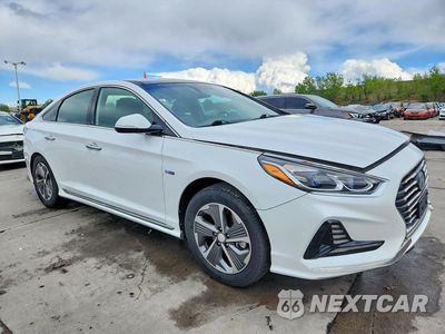 Czwarte zdjęcie samochodu z boku: 2019 HYUNDAI SONATA HYBRID LIMITED VIN:KMHE34L34KA090644 - miniatura
