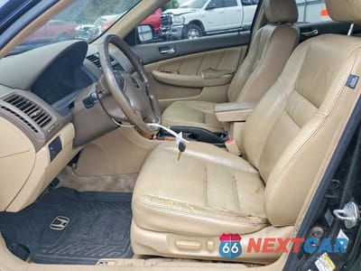 Zdjęcie 7 z 12 samochodu: 2004 HONDA ACCORD EX VIN:1HGCM56824A027858 - miniatura