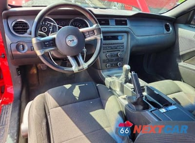 Zdjęcie 8 z 12 samochodu: 2014 FORD MUSTANG VIN:1ZVBP8AM4E5226568 - miniatura