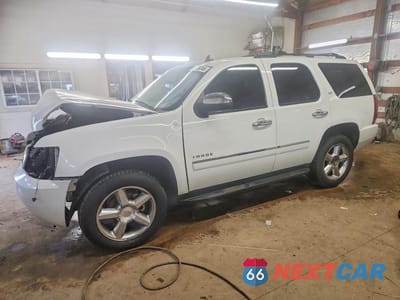 2011 CHEVROLET TAHOE K1500 LTZ 1GNSKCE03BR115176 - główne zdjęcie licytacji z USA - miniatura