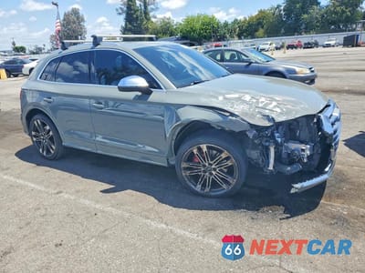 Czwarte zdjęcie samochodu z boku: 2019 AUDI SQ5 PREMIUM PLUS VIN:WA1B4AFY1K2024566 - miniatura