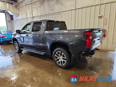 Drugie zdjęcie samochodu z przodu: 2020 CHEVROLET SILVERADO K1500 TRAIL BOSS CUSTOM VIN:1GCPYCEF9LZ352810 - miniatura