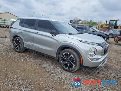 Czwarte zdjęcie samochodu z boku: 2024 MITSUBISHI OUTLANDER SE VIN:JA4J4VA84RZ030194 - miniatura