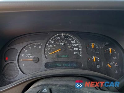 Zdjęcie 9 z 12 samochodu: 2003 GMC NEW SIERRA K1500 VIN:2GTEK19T431320109 - miniatura
