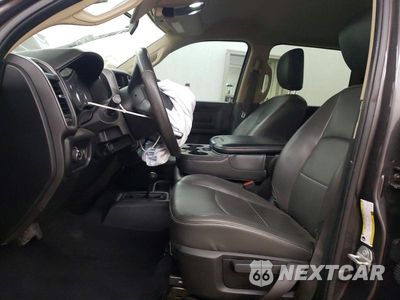Zdjęcie 7 z 13 samochodu: 2019 RAM 2500 TRADESMAN VIN:3C6UR5CL6KG721391 - miniatura