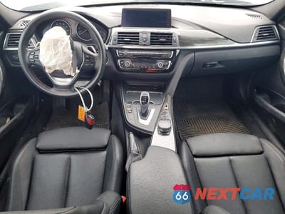 Zdjęcie 8 z 12 samochodu: 2018 BMW 330 XI VIN:WBA8D9G58JNU72719 - miniatura