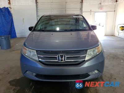 Piąte zdjęcie samochodu w środku: 2013 HONDA ODYSSEY TOURING VIN:5FNRL5H93DB015422 - miniatura