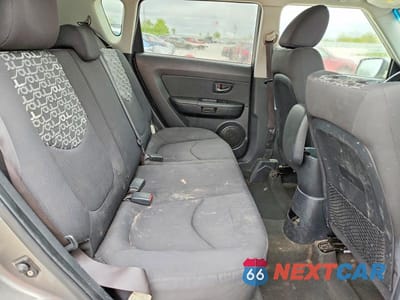 Zdjęcie 11 z 14 samochodu: 2011 KIA SOUL + VIN:KNDJT2A21B7215694 - miniatura