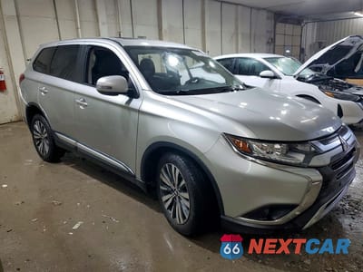 Czwarte zdjęcie samochodu z boku: 2019 MITSUBISHI OUTLANDER SE VIN:JA4AZ3A31KZ055375 - miniatura