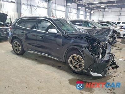 Czwarte zdjęcie samochodu z boku: 2024 BMW X1 XDRIVE28I VIN:WBX73EF09R5Y55762 - miniatura