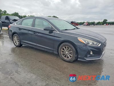 Czwarte zdjęcie samochodu z boku: 2018 HYUNDAI SONATA SE VIN:5NPE24AF5JH626450 - miniatura